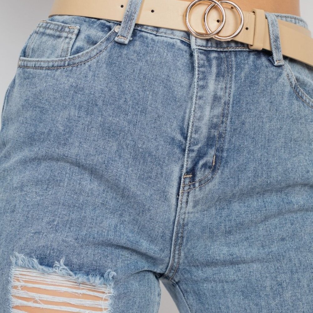 Distressed High-Waist - Picture 3 of 5